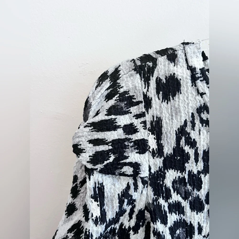 LOFT Animal Print Puff Sleeve Crinkled Crew Neck Top